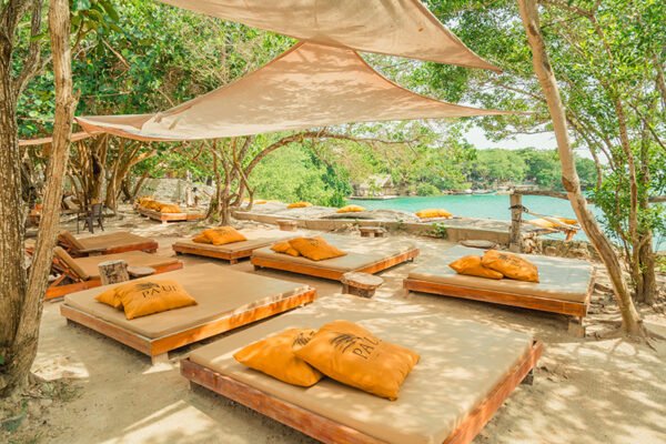 PA'UE BEACH LOUNGE