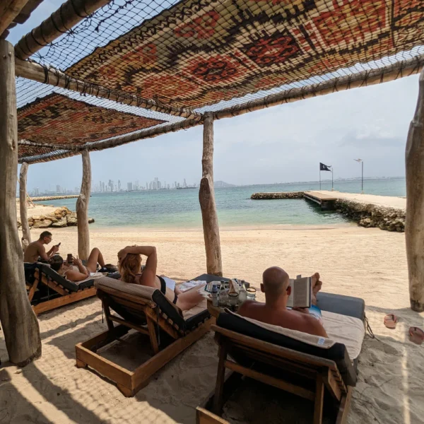 ÉTEKA BEACH DAY PASS VIP