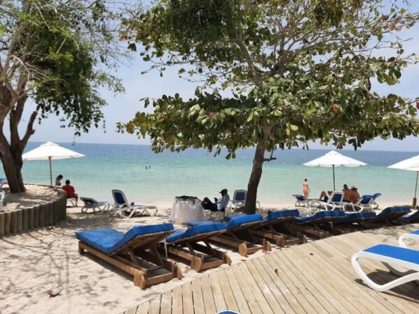 ISLA DEL ENCANTO - DAY TOUR PREMIUM